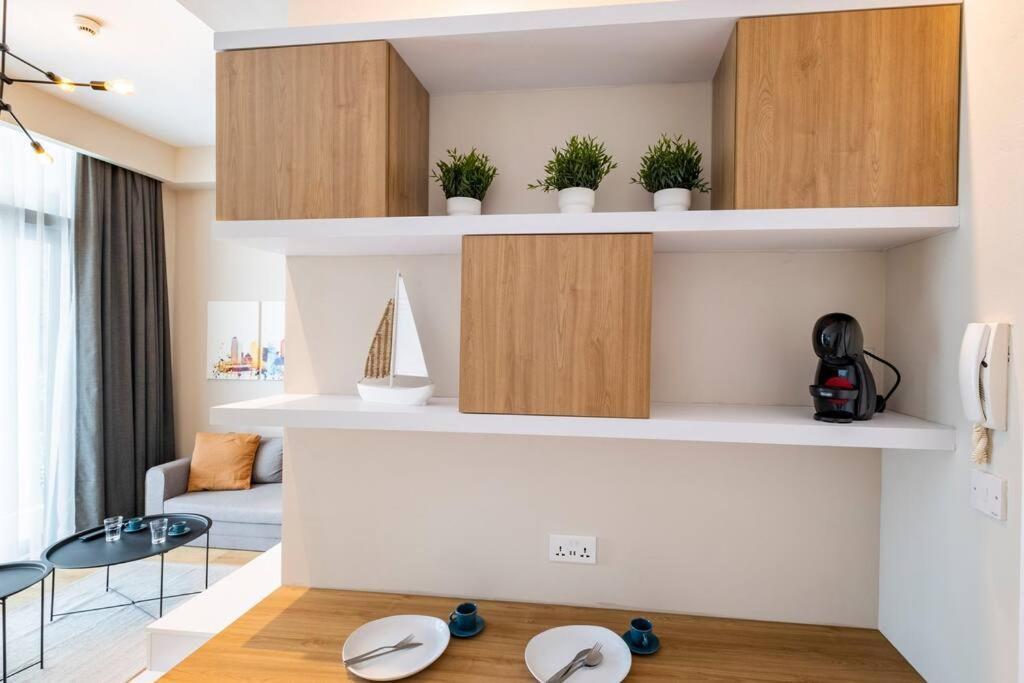 Apartment Exclusive Designer By Marina, & Mall